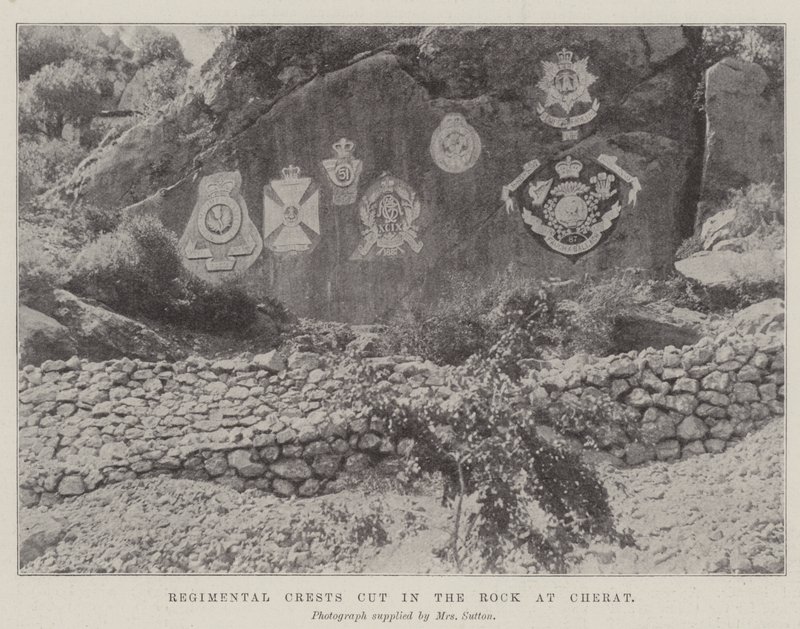 Regimental Crests leikattu kallioon Cheratissa tekijältä English Photographer