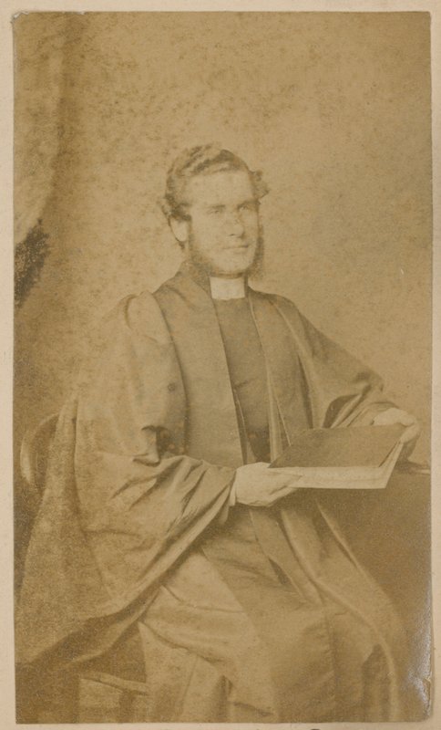Pastori H Lansdell tekijältä English Photographer