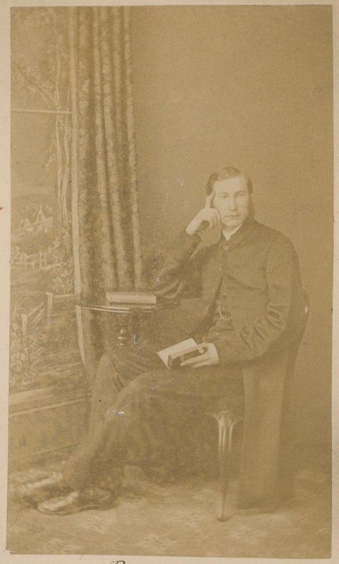 Pastori Munro tekijältä English Photographer