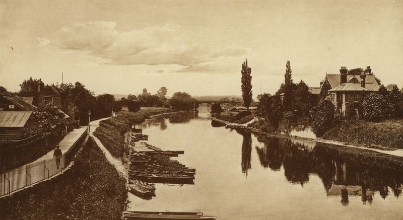Wye-joki sillalta, Hereford (s/w-kuva) tekijältä English Photographer