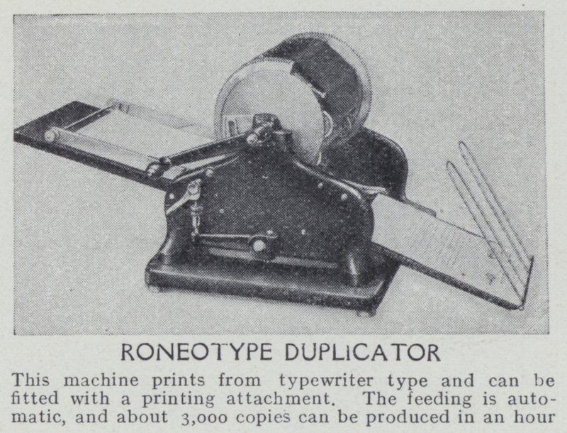 Roneotype-kopiokone (m/w kuva) tekijältä English Photographer