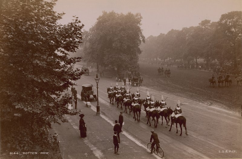 Rotten Row, Hyde Park, Lontoo tekijältä English Photographer
