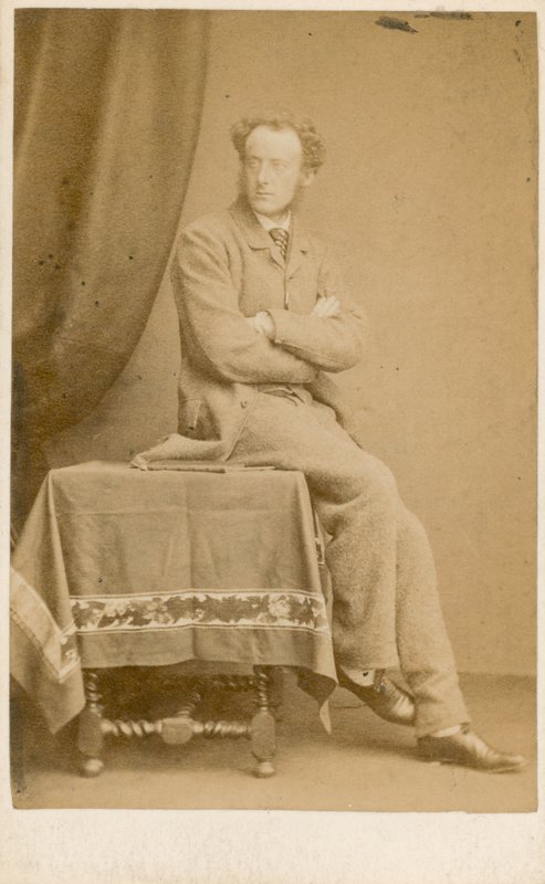 Sir John Everett Millais, taiteilija tekijältä English Photographer