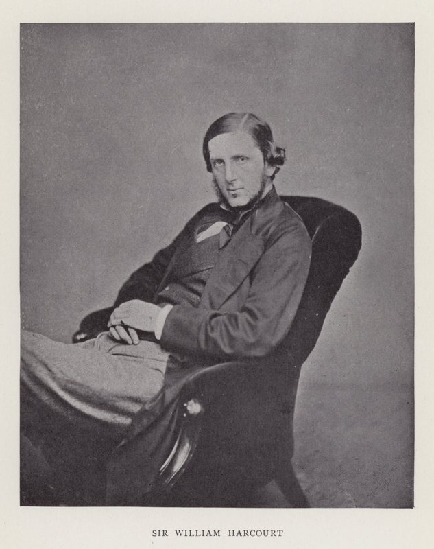 Sir William Harcourt tekijältä English Photographer