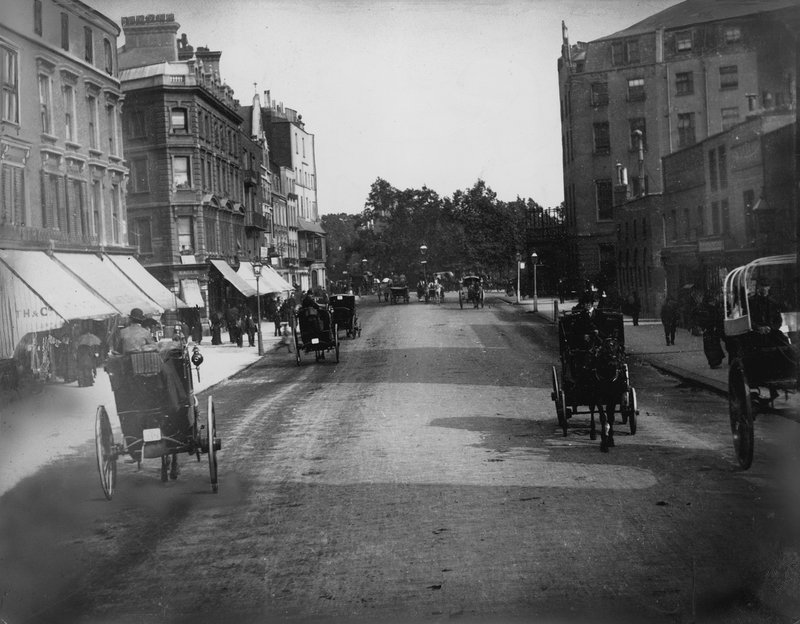 Edgware Roadin eteläpää, Lontoo tekijältä English Photographer