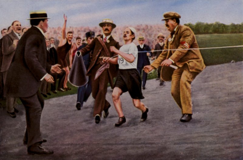 Kärsi nestehukasta ja uupumuksesta. Italialainen urheilija Dorando Pietri autetaan maaliviivan yli voittamaan maratonin olympialaisissa Lontoossa 1908 tekijältä English Photographer