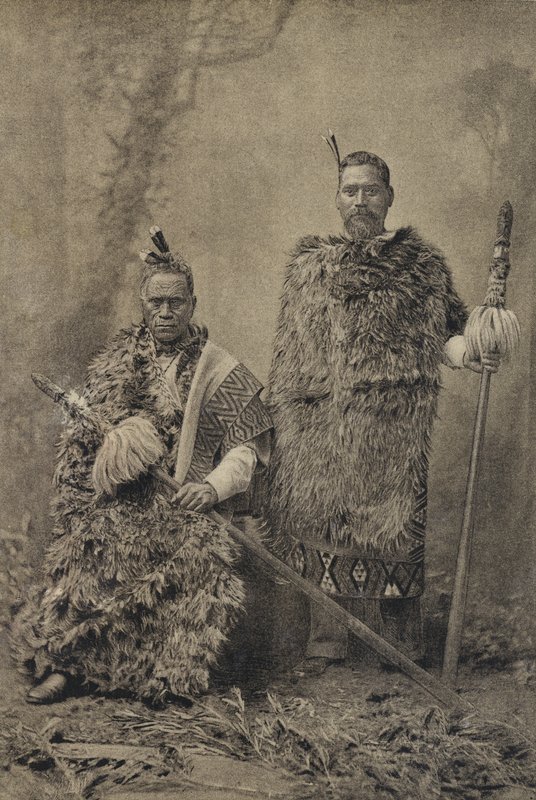 Tawhiao, maorikuningas ja majuri William Te Wheoro (m/v kuva) tekijältä English Photographer
