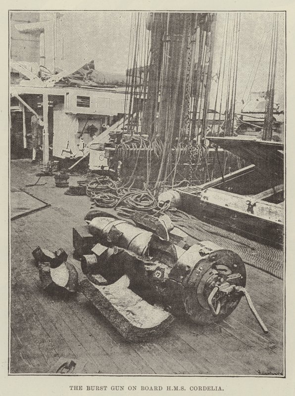 Burst Gun HMS Cordeliassa tekijältä English Photographer