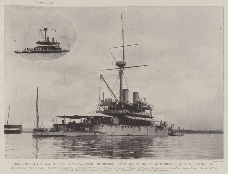 Sotalaivojen näkymätön, HMS Devastation uudessa harmaassa värissä erotti entisen mustaksi maalatun rungon tekijältä English Photographer