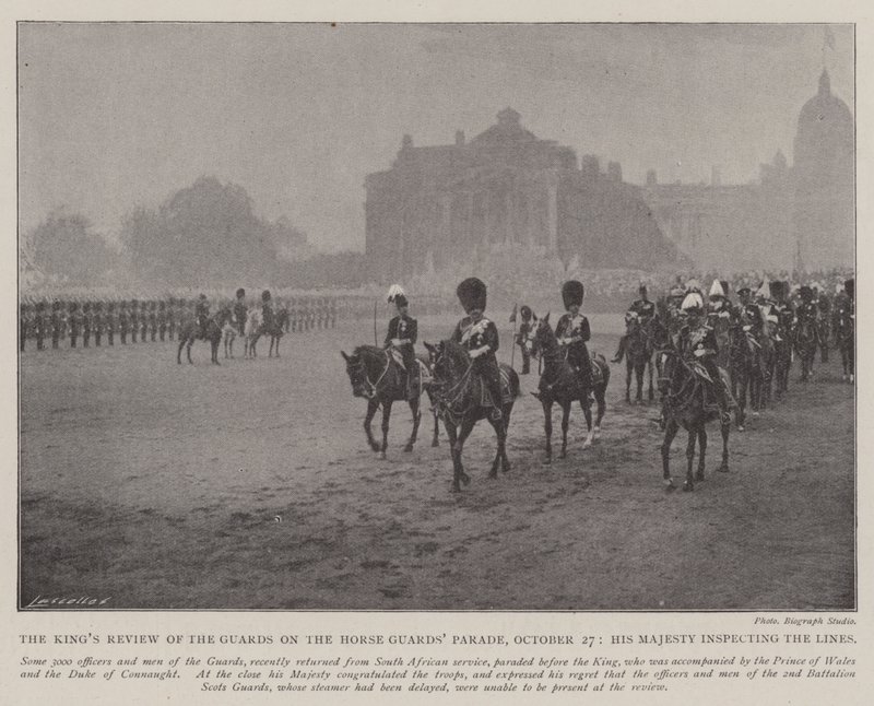 The Kings Review of the Guards on the Horse Guards Parade, 27. lokakuuta, Hänen Majesteettinsa tarkastamassa rivit tekijältä English Photographer