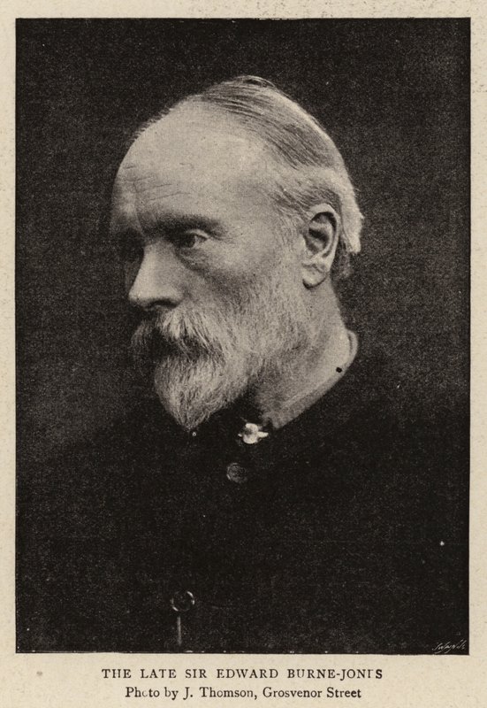 Edesmennyt Sir Edward Burne-Jonts tekijältä English Photographer