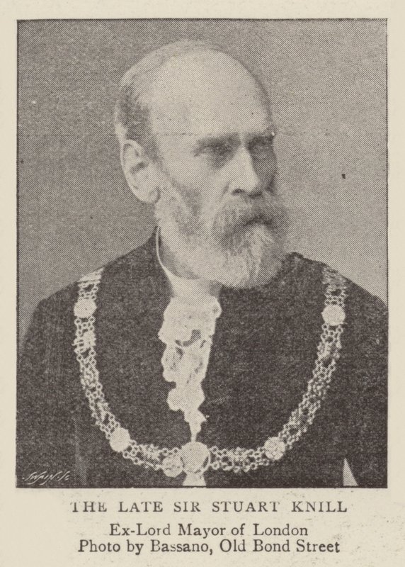 Edesmennyt Sir Stuart Knill tekijältä English Photographer