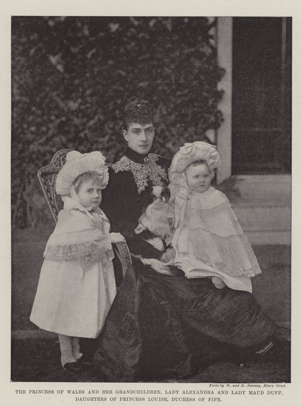 Walesin prinsessa ja hänen lapsenlapsensa, Lady Alexandria ja Lady Maud Duff, Fifen herttuattaren prinsessa Louisen tyttäret tekijältä English Photographer