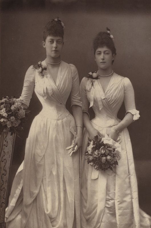 Walesin prinsessat Victoria ja Maud tekijältä English Photographer