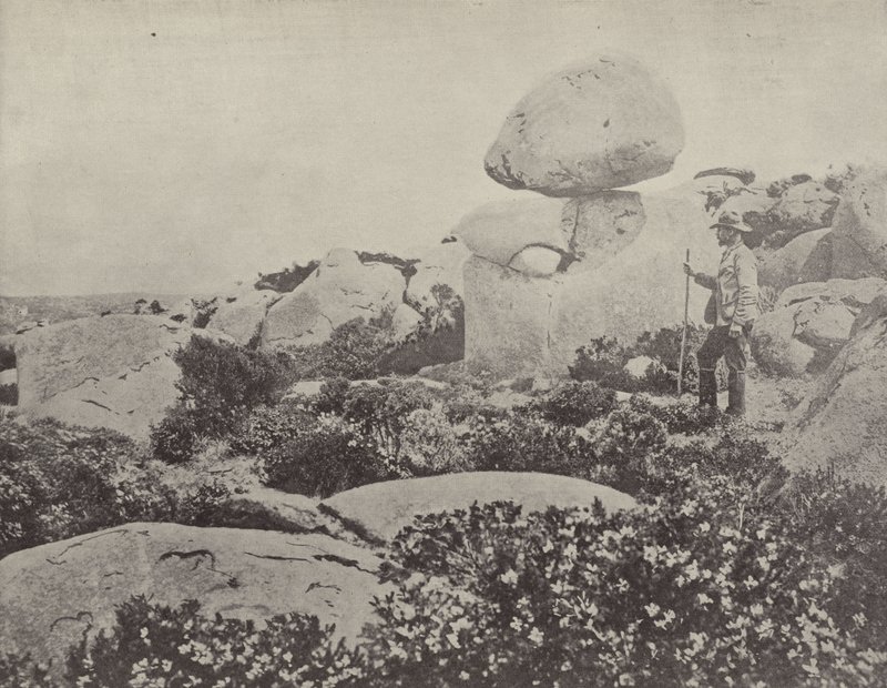 Rocking Stone, Hobart tekijältä English Photographer