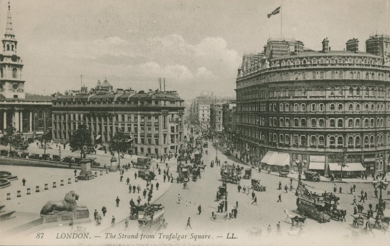 The Strand Trafalgar Squarelta, Lontoo tekijältä English Photographer