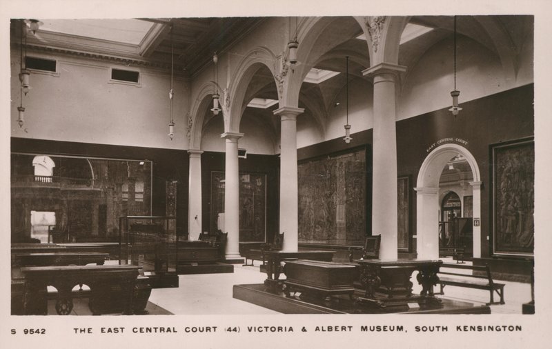 Victoria and Albert Museum, South Kensington, Lontoo tekijältä English Photographer