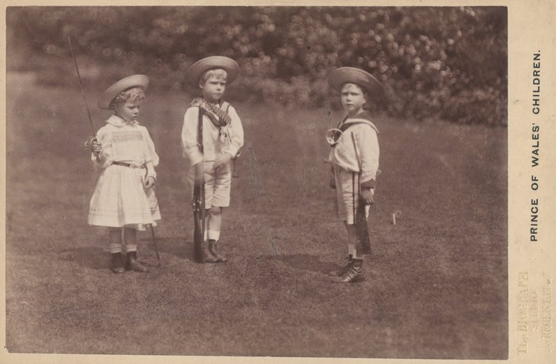 Walesin prinssi Edwardin lapset tekijältä English Photographer