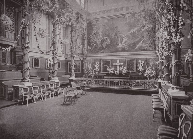 Edesmennyt kuningatar Victorian yksityinen kappeli, Buckinghamin palatsi tekijältä English Photographer