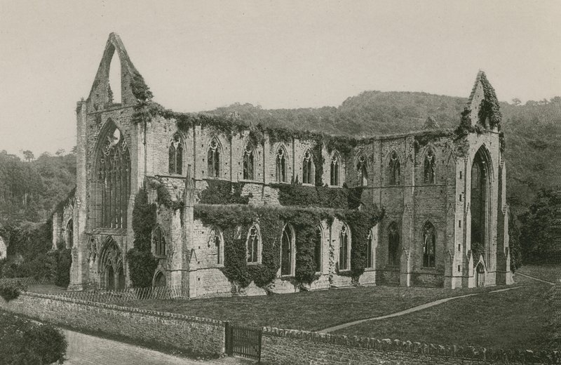 Tintern Abbey tekijältä English Photographer