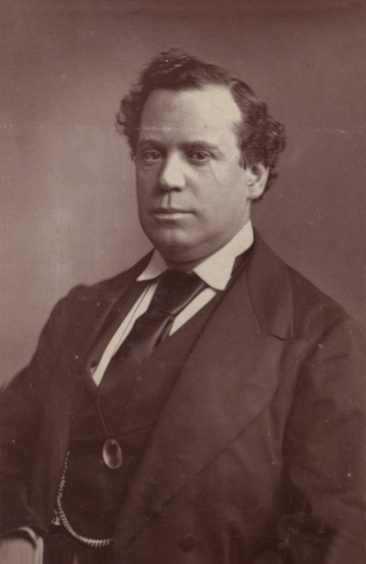 Toole tekijältä English Photographer