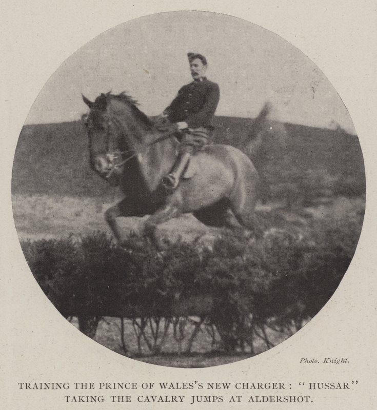 Valmentaa Walesin prinssiä uutta laturia, husaari ratsuväen hyppyissä Aldershotissa tekijältä English Photographer