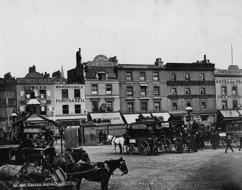 Victoria Station Yard, Lontoo tekijältä English Photographer