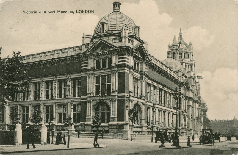 Victoria and Albert Museum tekijältä English Photographer