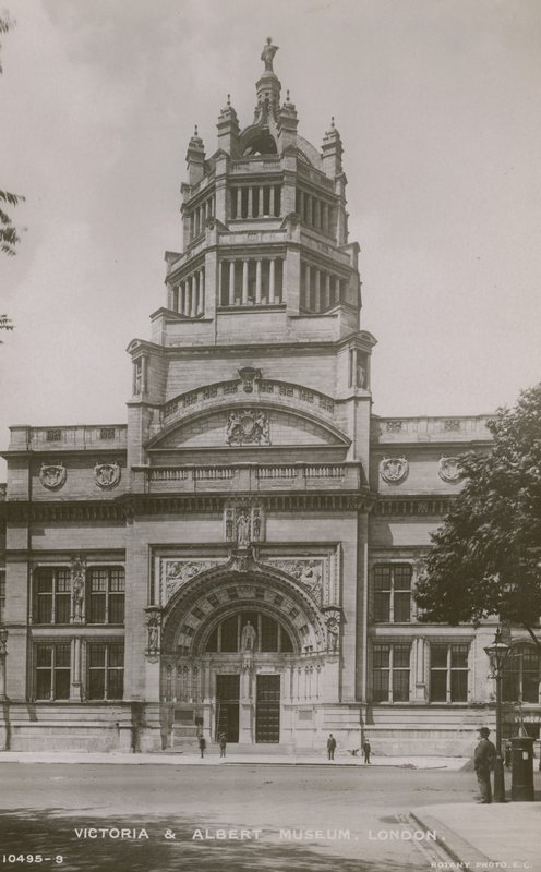 Victoria and Albert Museum, Lontoo tekijältä English Photographer