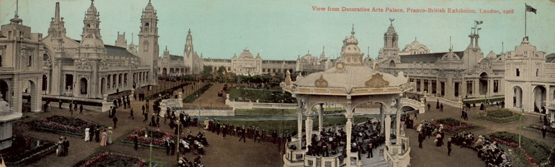Näkymä Dectorative Arts Palacesta, ranskalais-brittiläinen näyttely, Lontoo, 1908 tekijältä English Photographer