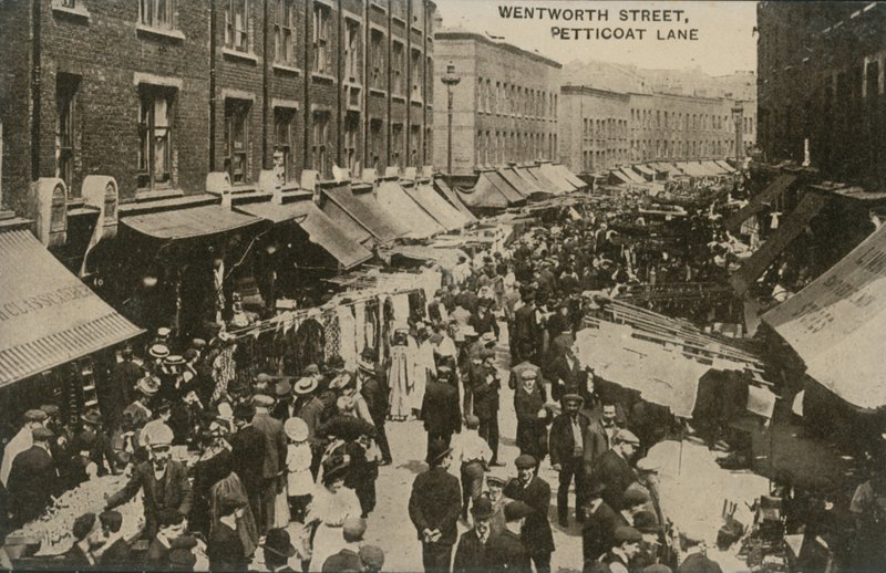 Wentworth Street, Petticoat Lane, Lontoo tekijältä English Photographer