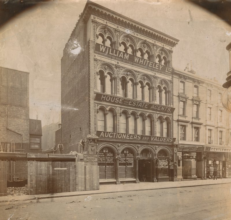 William Whiteley, talo- ja kiinteistönvälittäjät, huutokaupanpitäjät ja arvioijat, Westbourne Grove, Lontoo tekijältä English Photographer