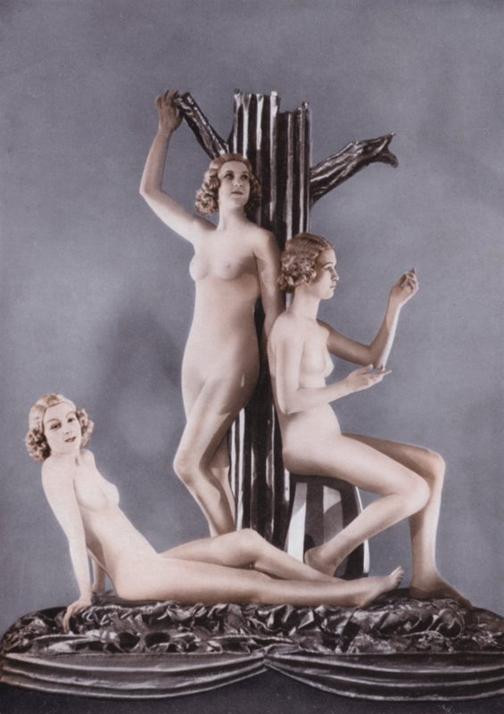 Windmill Theatre, Piccadilly Circus: Revudeville No 65, Desden China (kuva) tekijältä English Photographer