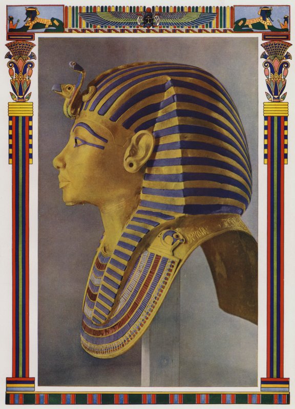Kultainen muotokuvanaamio Tutankhamonin muumiosta, jonka Howard Carter löysi faaraon haudasta vuonna 1922 (värilitro). tekijältä English School