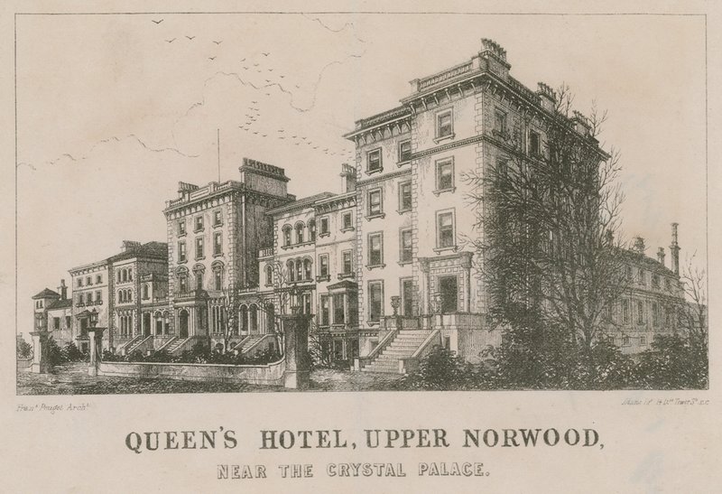 Queens Hotel, Upper Norwood, lähellä Crystal Palacea tekijältä English School