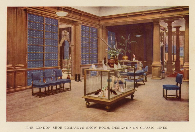 The London Shoe Companyn Show Room, suunniteltu Classic Lines (väri litho) tekijältä English School