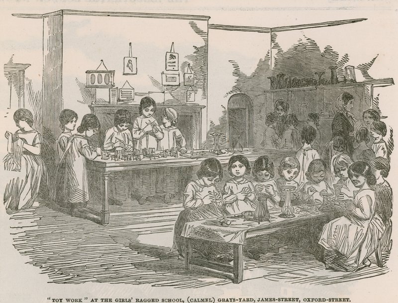 Lelutyö tyttöjen repaleisessa koulussa, (Camel) Grays Yard, James Street, Oxford Street tekijältä English School