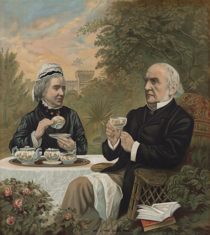 William Ewart Gladstone, brittiläinen liberaalipoliitikko ja pääministeri, juomassa teetä vaimonsa Harrietin kanssa, 1891 tekijältä English School