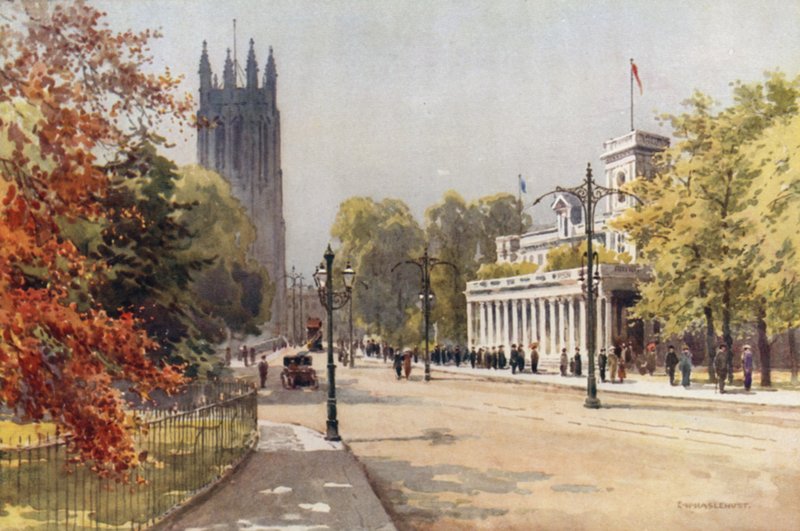 The Parade and Pump Room, Leamington (väri litho) tekijältä Ernest William Haslehust