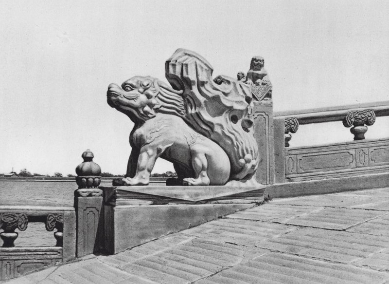 Peking, Wan shou shan, Chihli, Kesäpalatsin sillan pää (s/w kuva) tekijältä Ernst Boerschmann