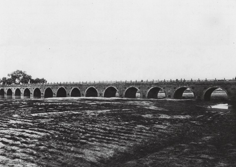 Yenchoufu, Shantung, silta (s/w valokuva) tekijältä Ernst Boerschmann