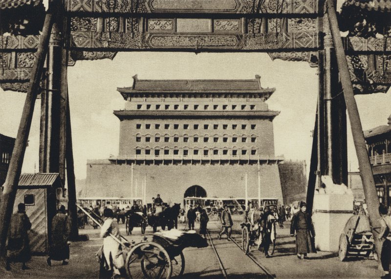 Kiina, Peking, kaupungin portti (s/w valokuva) tekijältä European Photographer
