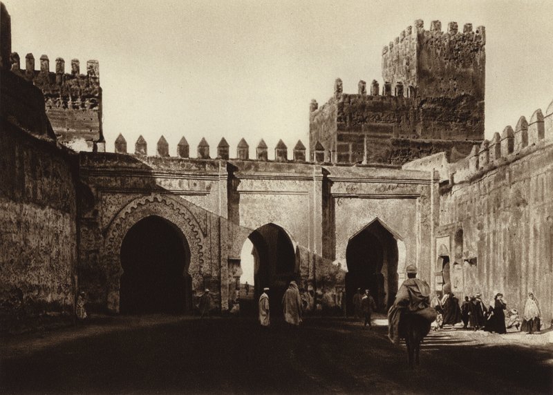 Fes, Andalusialaisten moskeija (s/w-kuva) tekijältä European Photographer