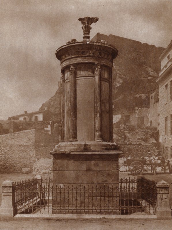 Monumentti Dionysokselle, viinin jumalalle, pystytti Ateenaan vuosina 335-34 eKr. Lysikrates juhlimaan joukkueensa voittoa teatterikilpailuissa (m/w kuva) tekijältä European Photographer