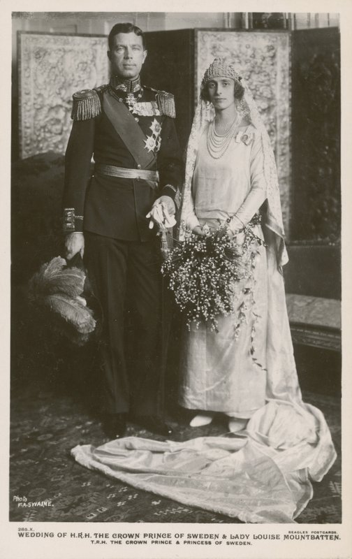 Ruotsin kruununprinssi Gustaf Adolfin ja lady Louise Mountbattenin häät 1923 tekijältä F.A Swaine