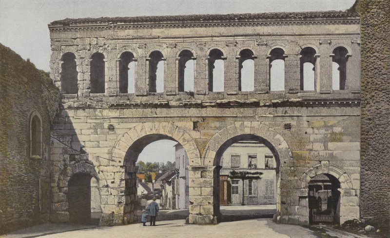 Autun, Porte Saint-Andre, yhdessä tekijältä French Photographer