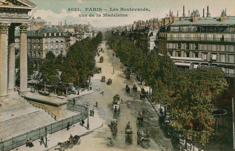 Pariisin bulevardit Boulevard de la Madeleinen katsottuna. Postikortti lähetetty 1913. tekijältä French Photographer