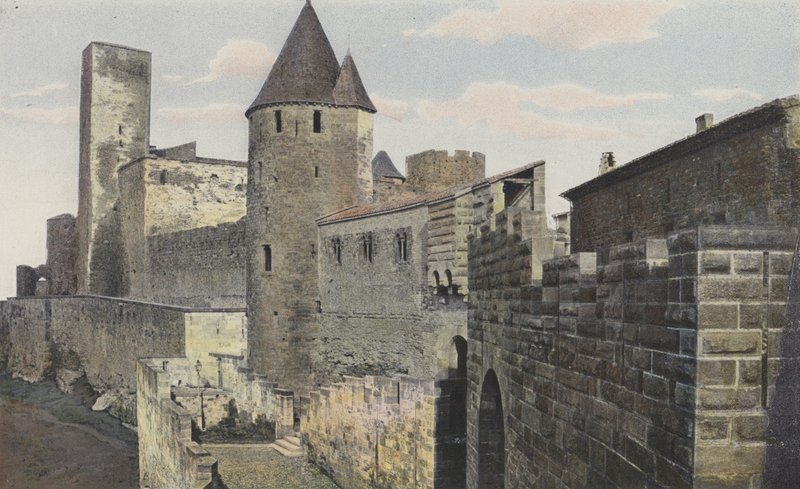Carcassonne Cite, View O Chemin des remparts, Tower of Justice (ennen kunnostusta) tekijältä French Photographer
