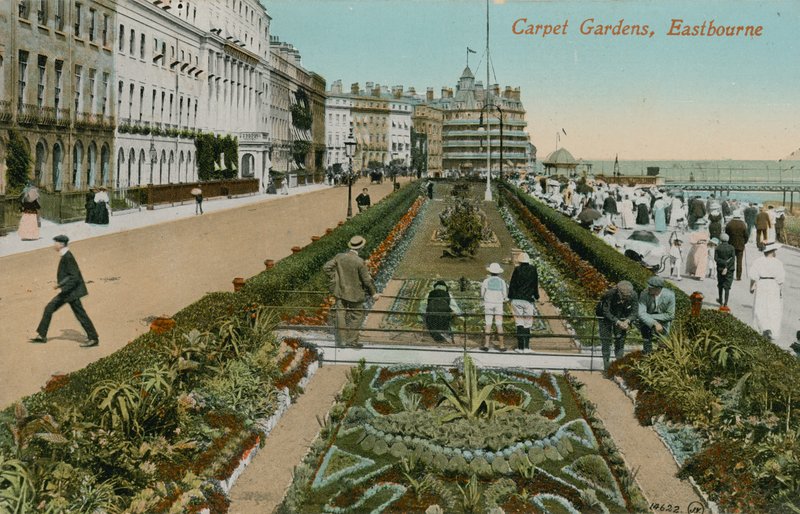 Carpet Gardens, Eastbourne, Englanti. Vuonna 1913 lähetetty postikortti. tekijältä French Photographer