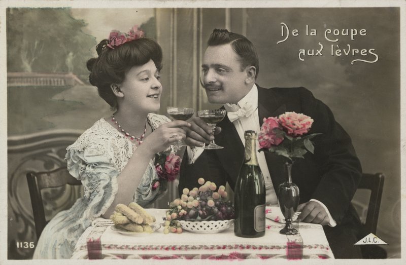 Pariskunta juo samppanjaa tekijältä French Photographer